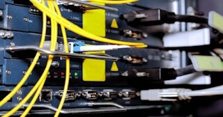 Заказать монтаж сетей в Сланцах. Обслуживание ПК, ремонт от 310 руб